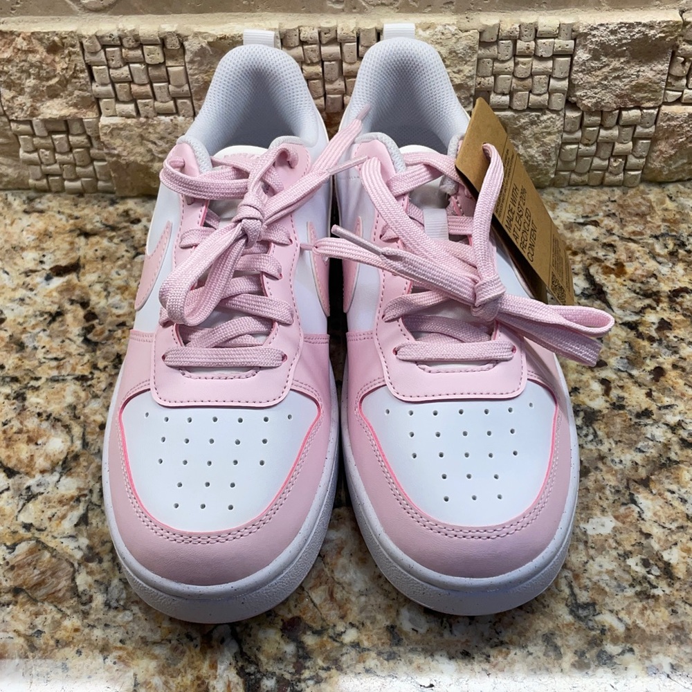Nike Court Borough Low Recraft
Size: 6.5 Youth
Colorway: White/Pink Foam